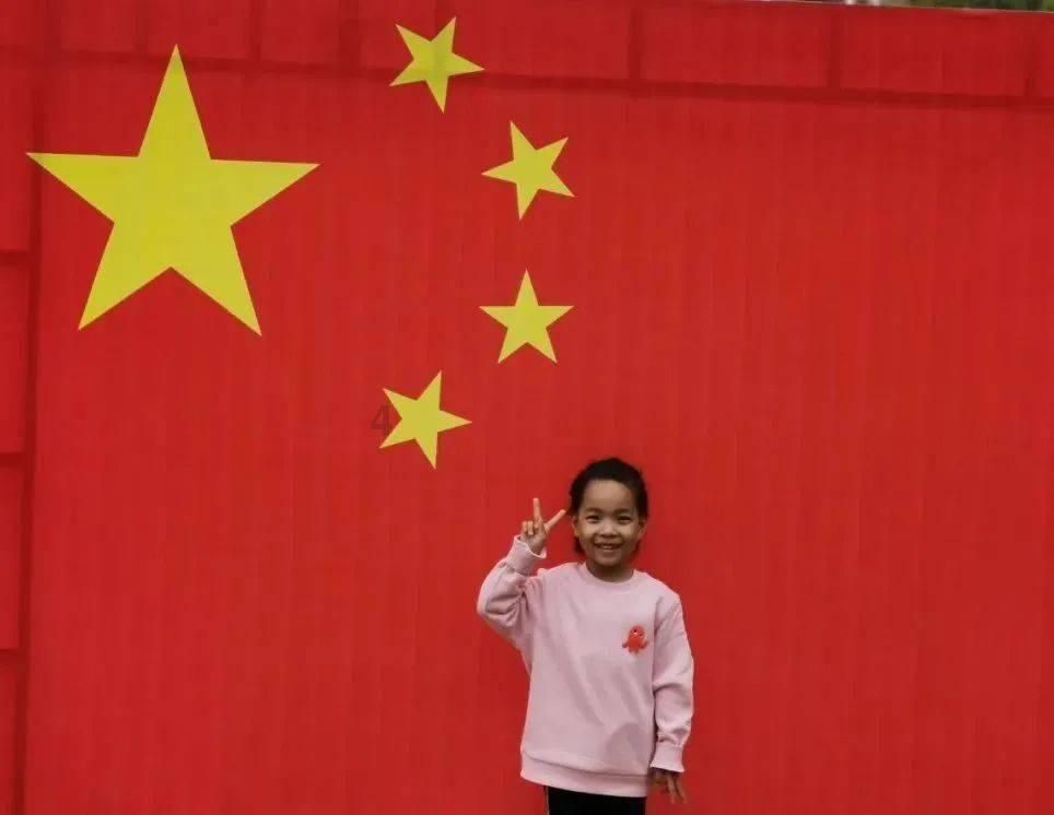 叛逆的鲁路修第一季第14集第20分45秒，也就是这集快结束的时候的歌曲叫什么名字？游戏画面