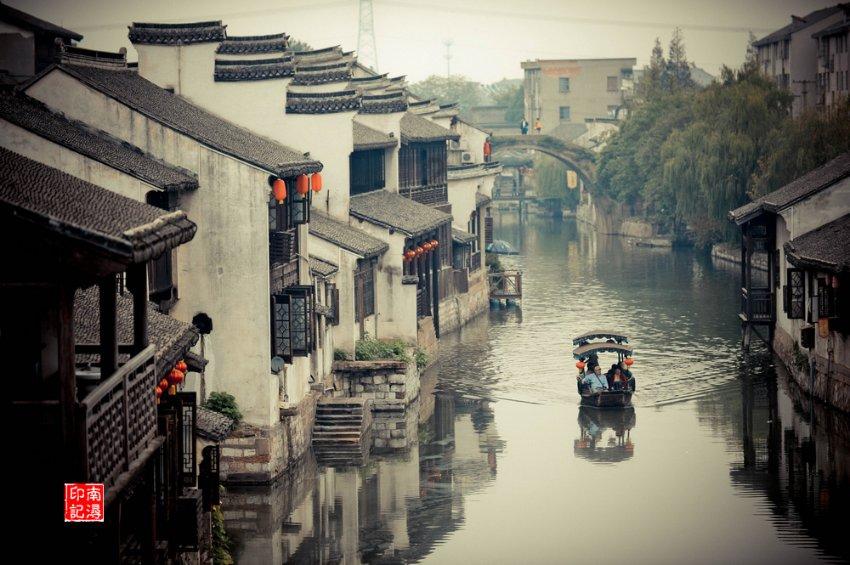 叛逆的鲁路修第一季第14集第20分45秒，也就是这集快结束的时候的歌曲叫什么名字？游戏画面